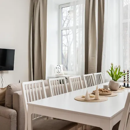 Modern Centrally Located - By Upstairs Krakow