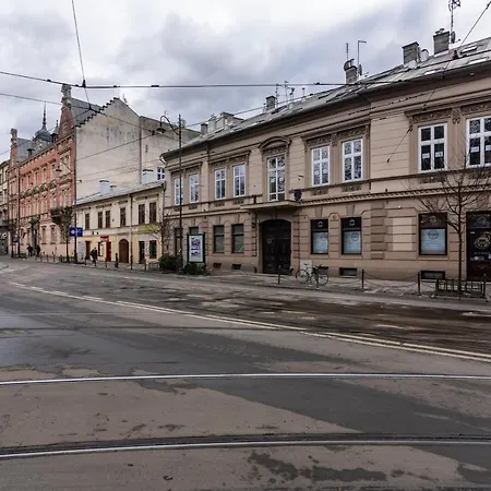Modern Centrally Located - By Upstairs * Krakov