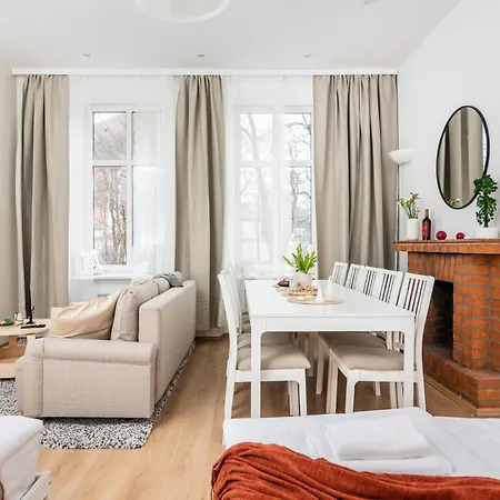 Апартаменты Modern Centrally Located - By Upstairs Краков