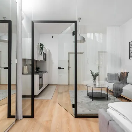 Апартаменты Modern Centrally Located - By Upstairs