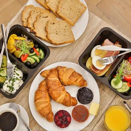 Апартаменты Modern Centrally Located - By Upstairs *